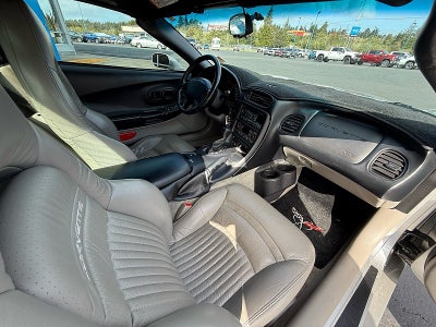 2004 Chevrolet Corvette Base